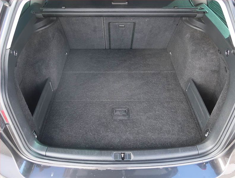 Volkswagen Passat (2008) Comfortline 2.0 TDI, nová STK - fotka 11 z 16