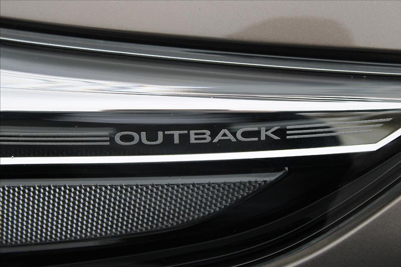 Subaru Outback 2.5i AWD / Touring / DPH / CZ - fotka 33 z 41