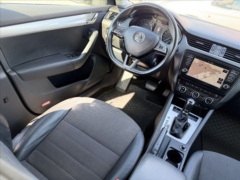Škoda Octavia TDI DSG F1 NAVI, EL.KUFR - fotka 28 z 34