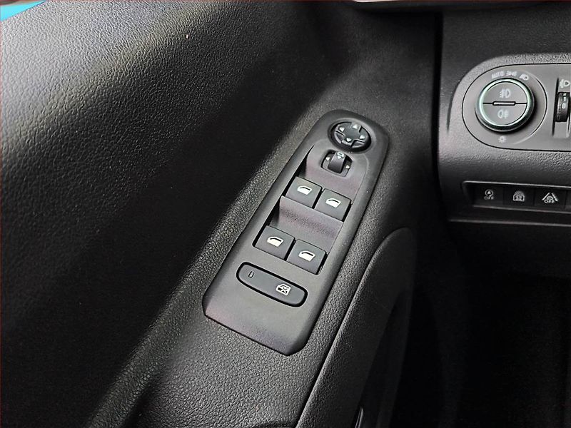 Opel Combo (2019) Enjoy 1.2 Turbo, 5Míst, ČR - fotka 15 z 16
