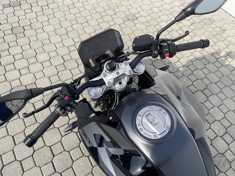BMW F 900 R - fotka 9 z 12