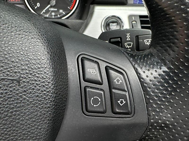 BMW Řada 3 325d kabrio, automat - fotka 26 z 46