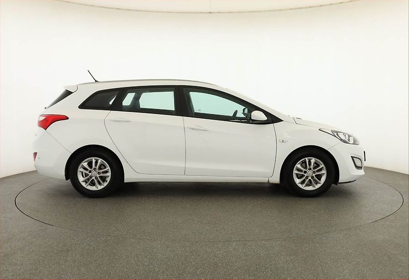 Hyundai i30 (2015) 1.6 MPI, ČR,1.maj, Serv.kniha - fotka 6 z 11