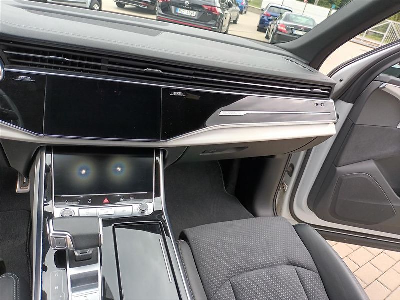 Audi Q7 3,0 55 TFSI S-LINE 250 kW,ČR, - fotka 13 z 42