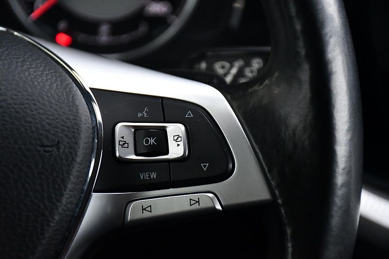 Volkswagen Touareg 3.0TDi 4MOTION REZERVACE - fotka 24 z 35