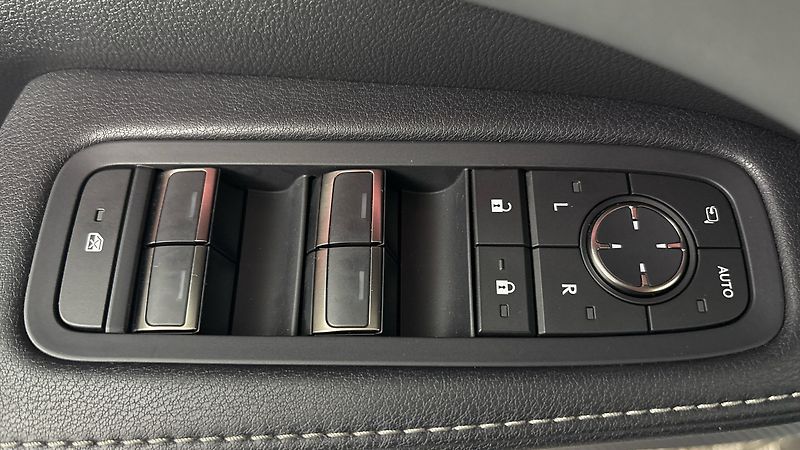 Lexus RX 500h AUT 4x4 F Sport - fotka 24 z 31