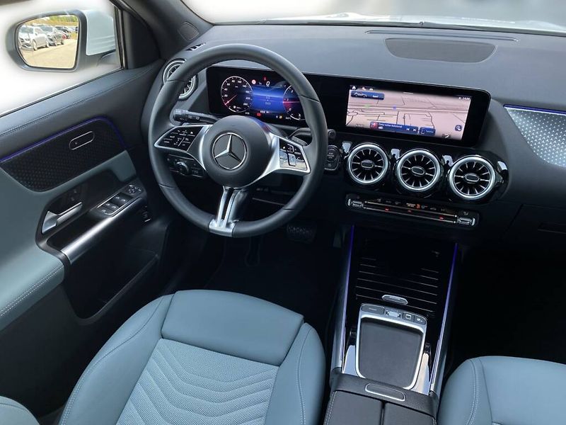 Mercedes-Benz GLA (2025) 180 d - fotka 13 z 28