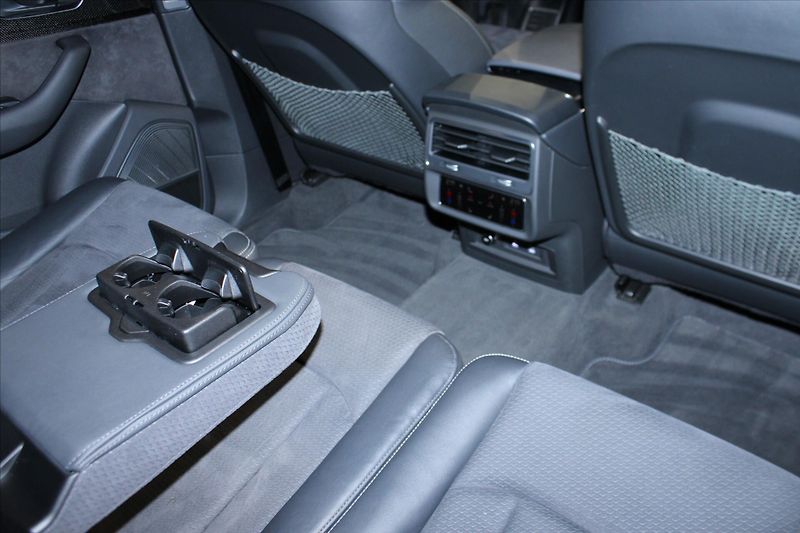 Audi SQ7 TFSi quattro Competition Plus - fotka 35 z 41