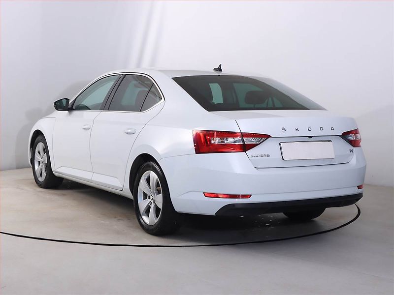 Škoda Superb (2021) Business Plus iV 1.4 TSI PHEV - fotka 4 z 25