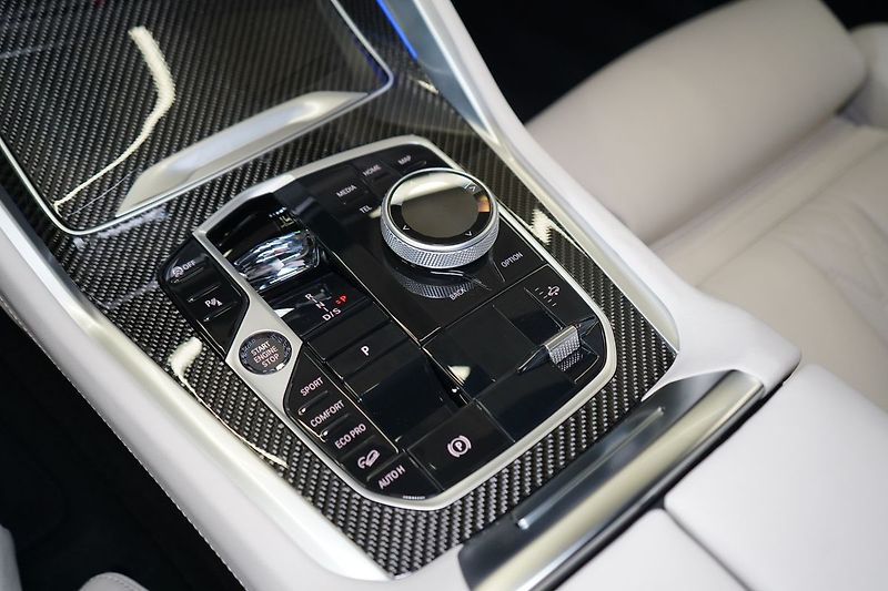 BMW X6 30d xDrive, Vzudch, Masáž - fotka 41 z 48
