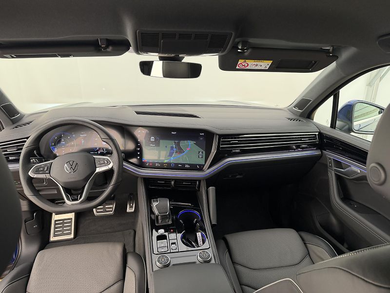 Volkswagen Touareg 3.0Tdi*210kw*DPH*Final Edition - fotka 20 z 47