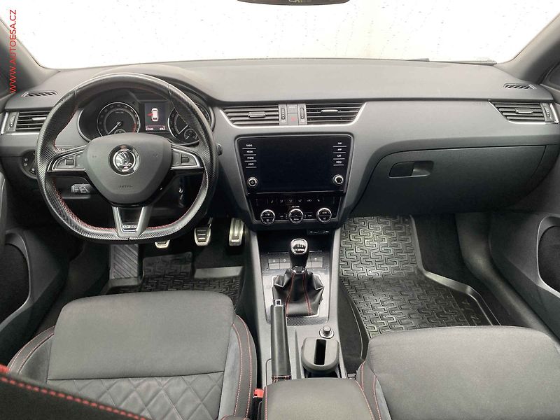 Škoda Octavia (2017) 2.0 TDI, RS, navi - fotka 8 z 17