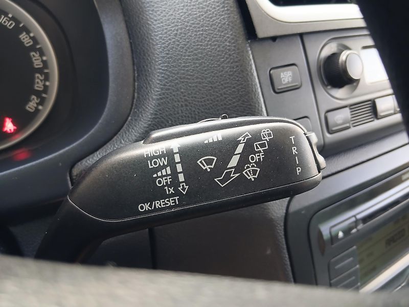 Škoda Roomster 1.2 HTP KLIMA - fotka 23 z 35