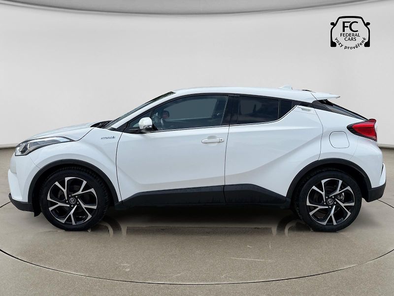 Toyota C-HR 1.8 Hybrid 90kW E-CVT Dynamic - fotka 2 z 22