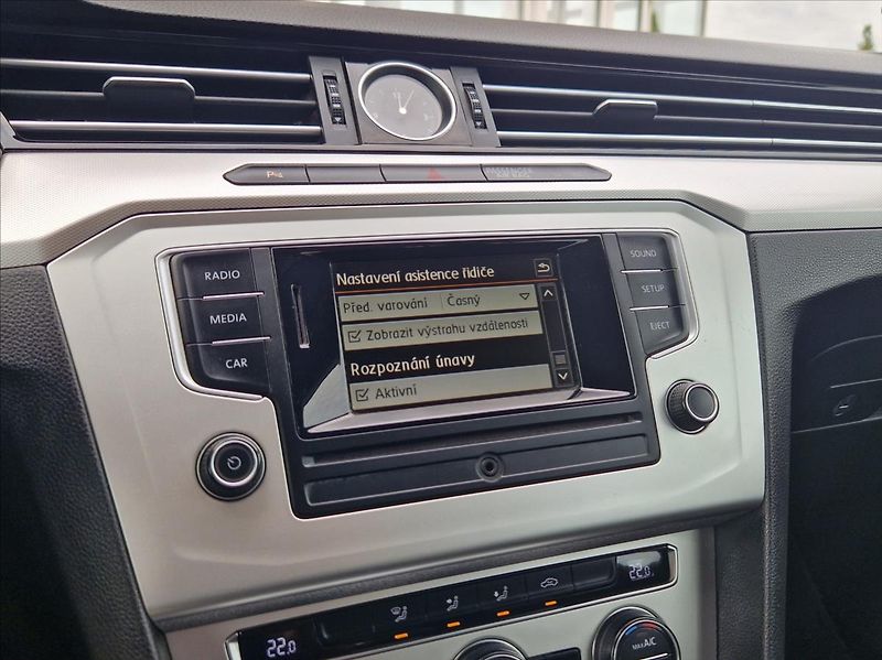 Volkswagen Passat 1,4 TSI 110kW SENZORY AUTOAC - fotka 32 z 42