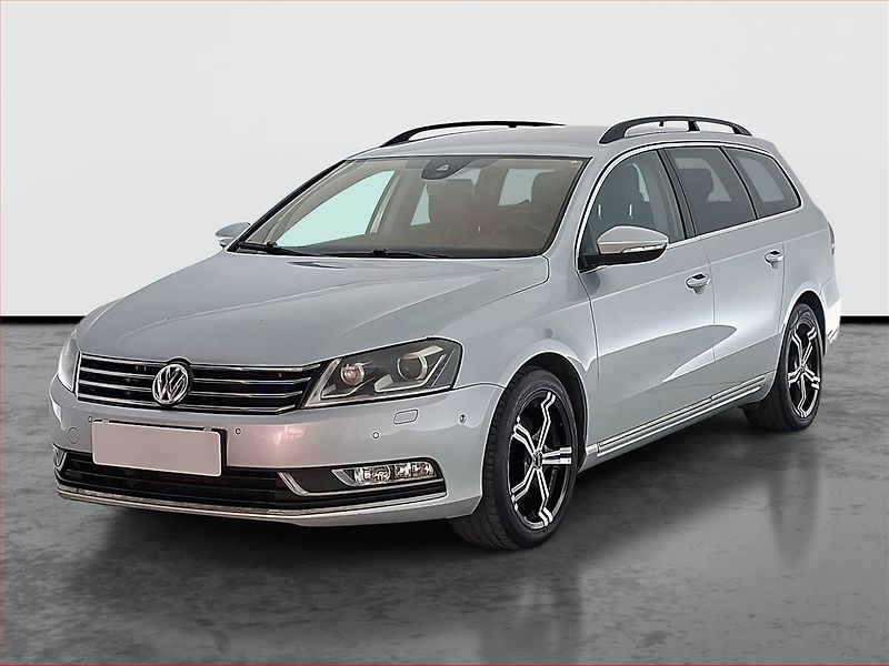 Volkswagen Passat (2012) 2.0 TDI, Automat, Xenony - fotka 2 z 19