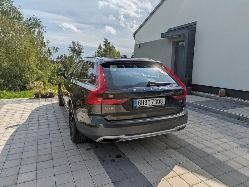 Volvo V90 (2018) Velmi zachovale  - fotka 2 z 7
