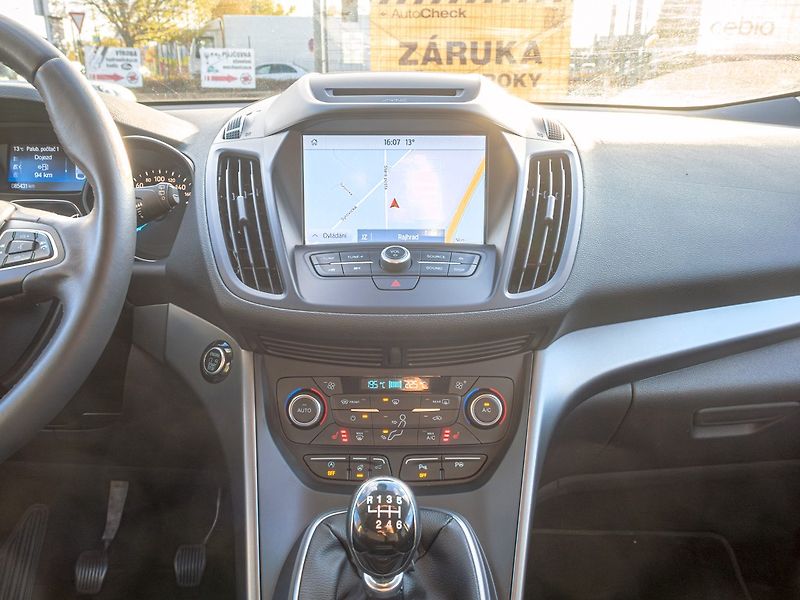 Ford Kuga (2019) 1.5T 110KW – PLNÝ SERVIS! - fotka 23 z 54