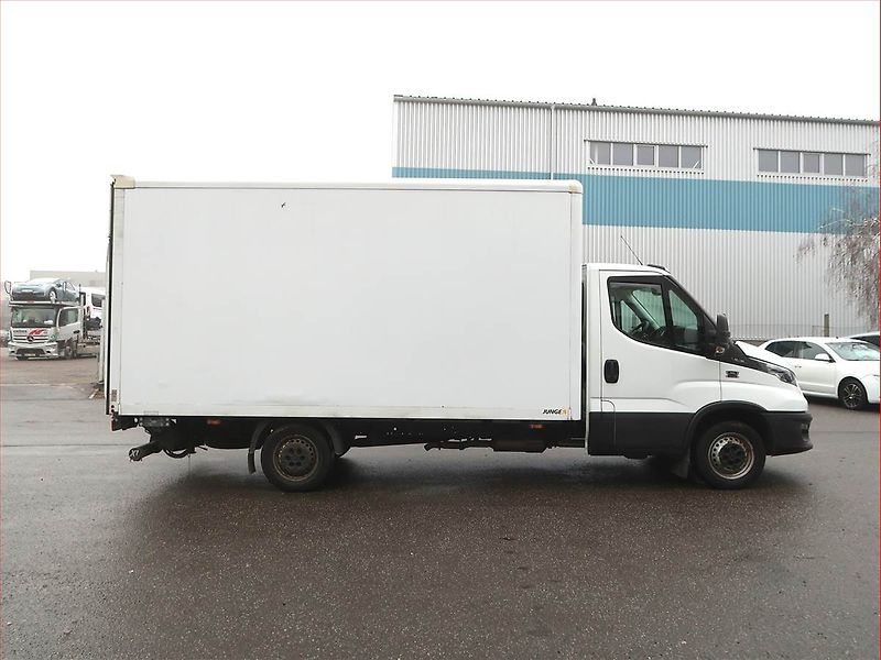 Iveco Daily (2022) 2.3 HPT, Skříň, 19m3, 1Maj - fotka 6 z 15