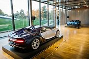 Skutečné Bugatti Chiron a jeho model z Lega