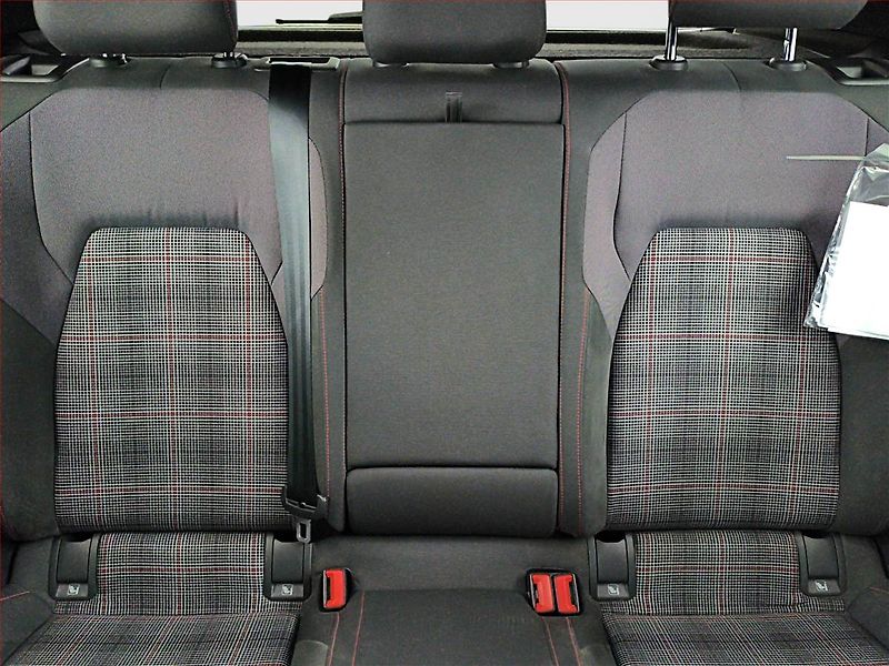 Volkswagen Golf (2021) 2.0 GTI - fotka 10 z 21