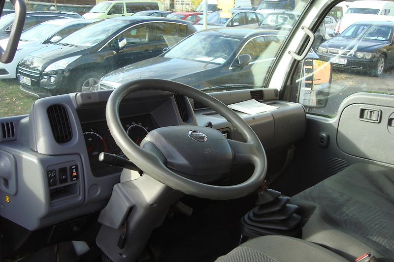 Nissan Cabstar (2003) 3.0TDi,88Kw,6-míst,STK+ME 9/28 - fotka 30 z 53