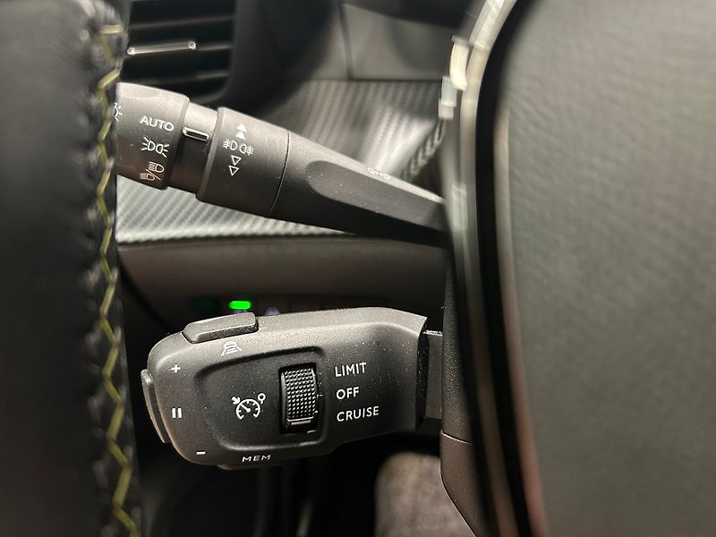Peugeot 2008 (2021) SoH 89% GT 50kWh | Záruka - fotka 42 z 66
