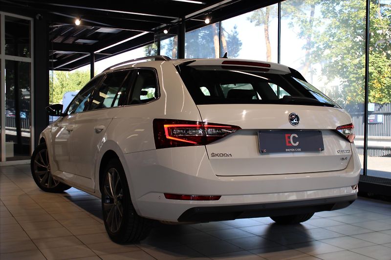 Škoda Superb TDi DSG 4x4 L&K ACC/Canton - fotka 29 z 31