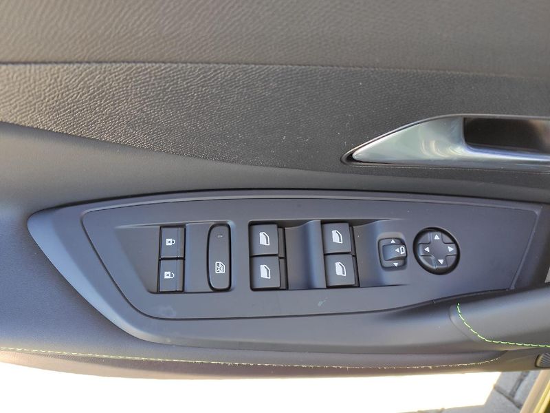 Peugeot 408 (2026) GT PLUG-IN HYBRID 240k AUT 7  - fotka 17 z 35