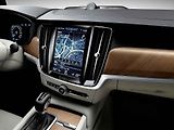 Volvo V90.