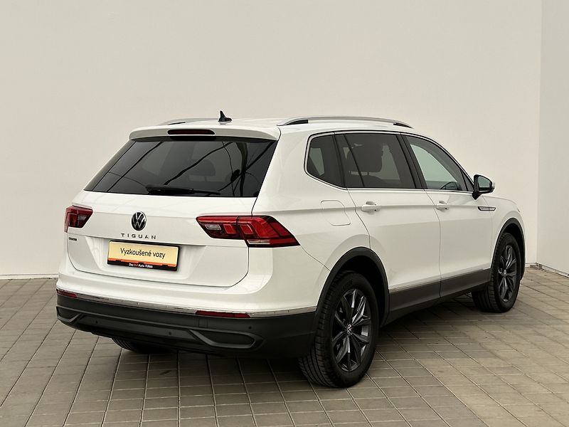 Volkswagen Tiguan Allspace 2.0 TDI 4x4 Elegance - fotka 2 z 30