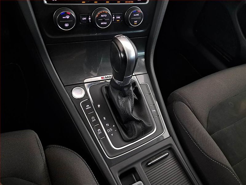 Volkswagen Golf (2017) 2.0 TDI, 4X4, Automat, Navi - fotka 13 z 28