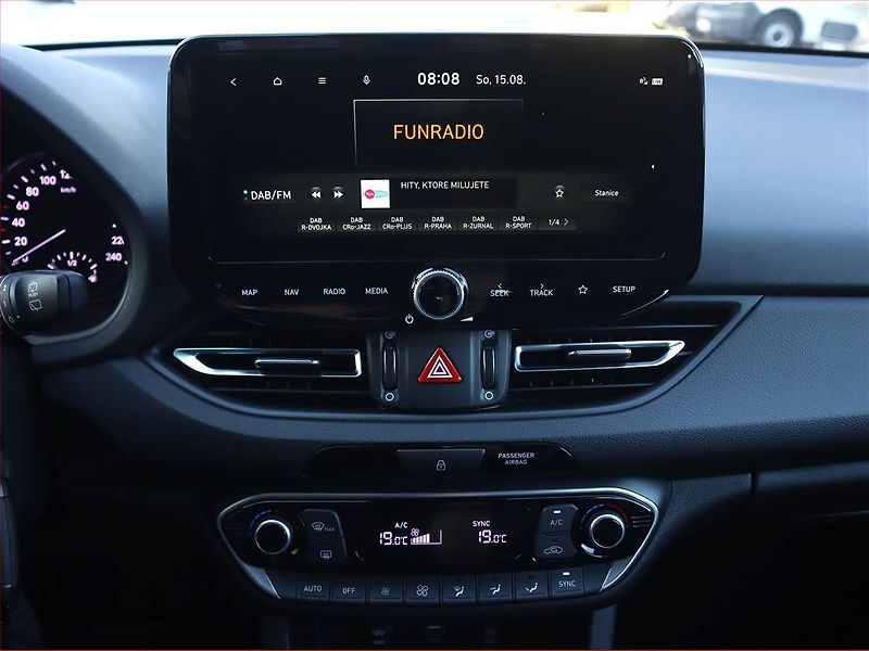 Hyundai i30 (2023) Family 1.0 T-GDI, Automat - fotka 12 z 23