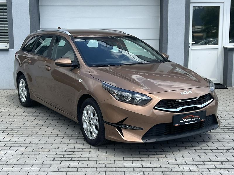 Kia Ceed (2023) 1.5TGDi 118kW ČR NOVÉ 1MAJITEL - fotografie inzerátu