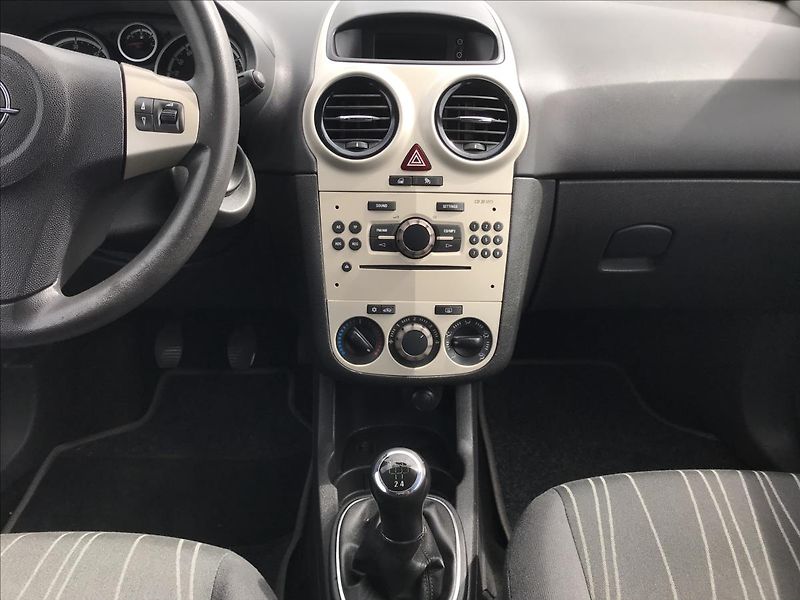 Opel Corsa 1,3 CDTi - fotka 12 z 15