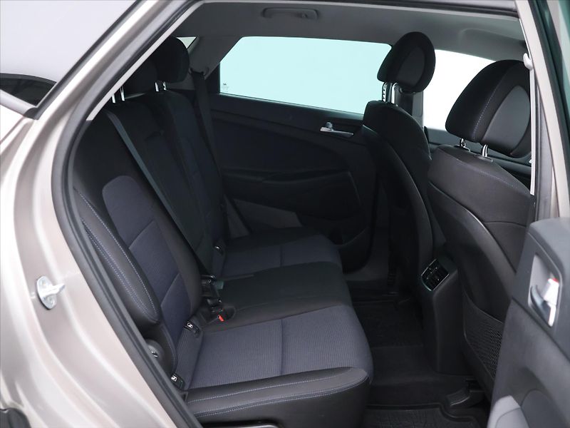 Hyundai Tucson 1,7 CRDi 85kW CZ Czech Edition - fotka 13 z 32