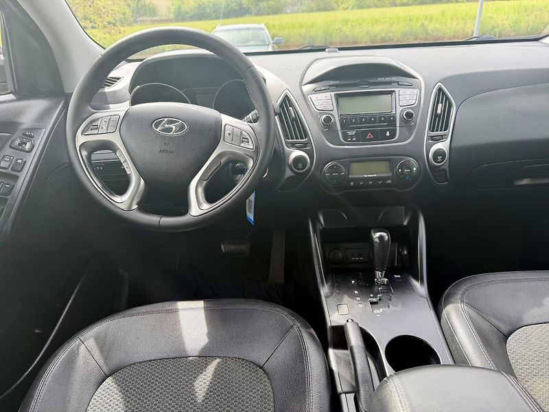 Hyundai ix35 (2010) 2.0i Style 2WD - fotka 11 z 23