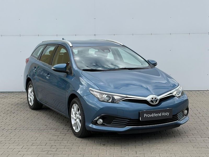 Toyota Auris 1.6 Valvematic Active - fotka 6 z 24