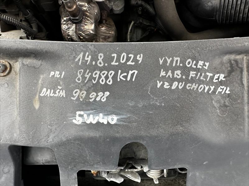 Peugeot 2008 1,2 i 60kW PureTech, ČR,1.maj - fotka 35 z 35