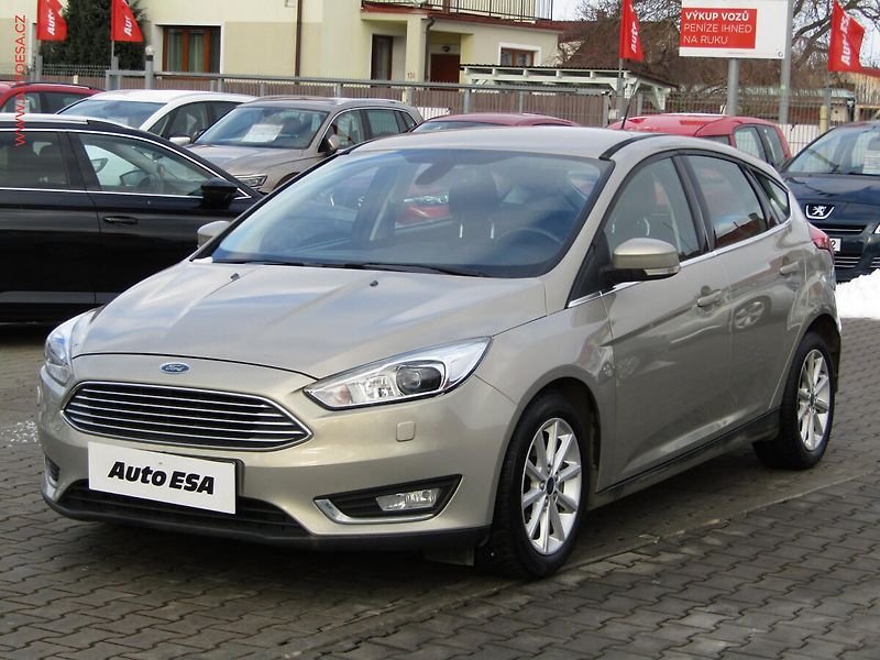 Ford Focus (2015) 1.5 EB, AT, bixen, autoAC - fotka 3 z 18