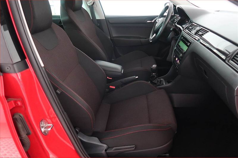 Škoda Rapid (2015) Spaceback 1.2 TSI, Tempomat - fotka 9 z 18