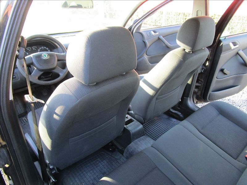 Škoda Octavia 1.6MPi 75kW Tour, klima, 2. ma - fotka 24 z 37