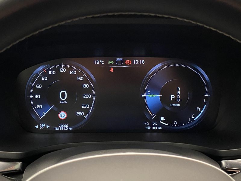 Volvo V60 T8 AWD RECHARGE R-DESIGN AUT - fotka 24 z 52