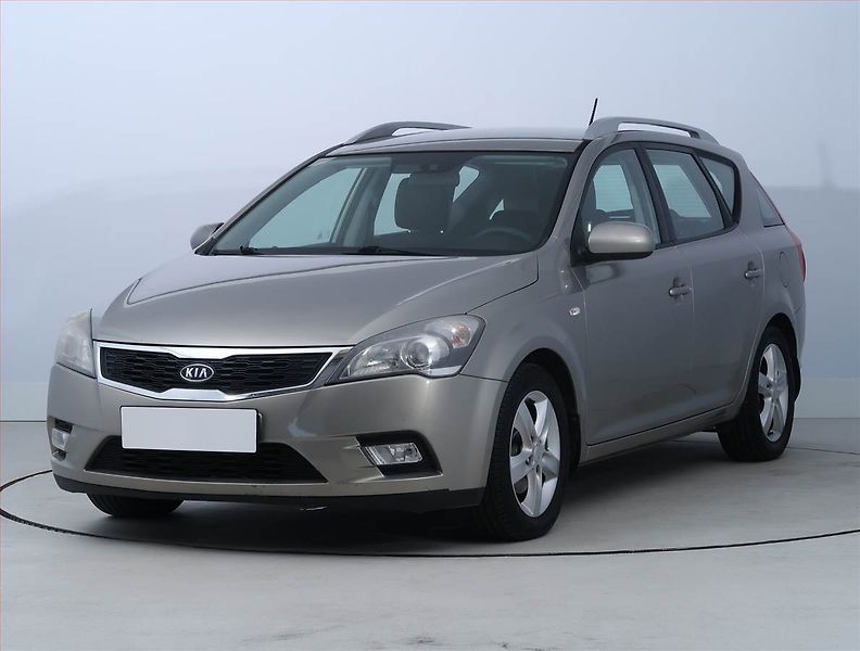 Kia Ceed (2011) 1.6 CVVT, ČR,1.maj, Serv.kniha - fotka 2 z 16