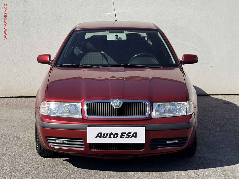 Škoda Octavia (2004) 1.6i, ČR, Klima - fotka 2 z 13