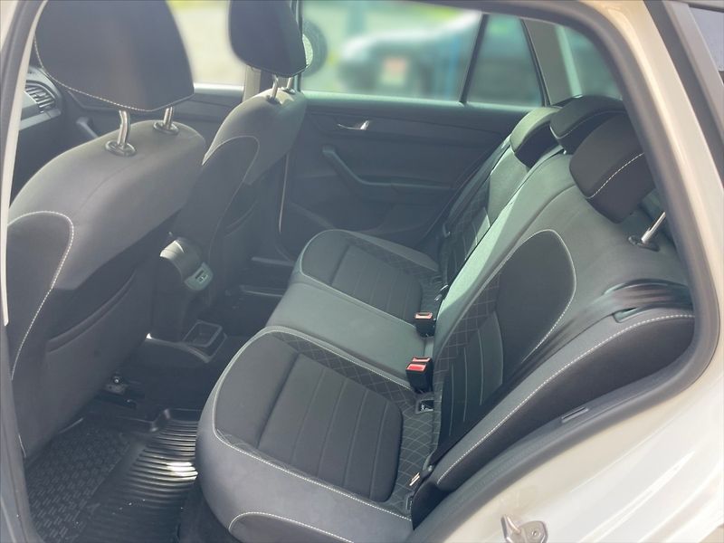 Škoda Fabia 1,0 TSI 70 Ambition - fotka 8 z 11