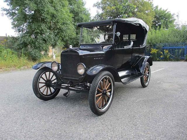 Ford T Touring Convertible.