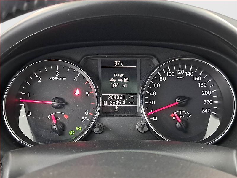 Nissan Qashqai (2011) 2.0 dCi, Navi, Tempomat - fotka 11 z 17