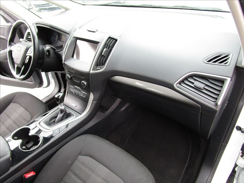 Ford Galaxy 1.5 EcoBoost, aut. Klima, 7 mí - fotka 15 z 46