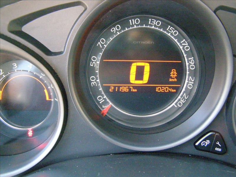 Citroën C4 1,6   po STK  nove pneu - fotka 27 z 31